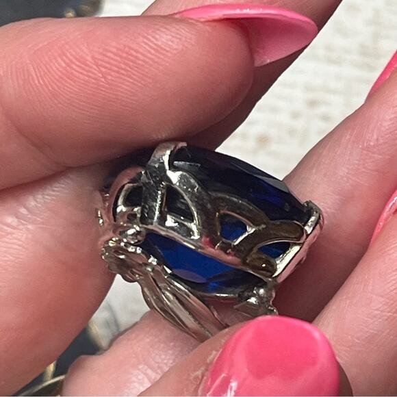 Vintage 1980s Large Oversized Runway Faceted Sparkling Sapphire Blue Earrings D3 - Picture 4 of 8